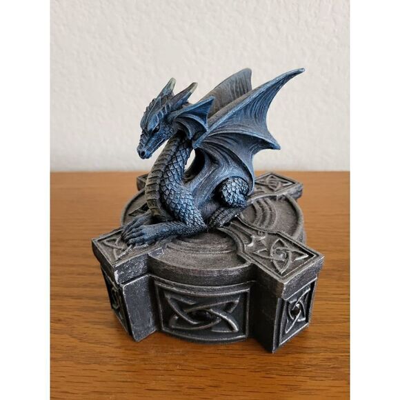 Dragon Keep Sake Box  - Picture 1 of 9